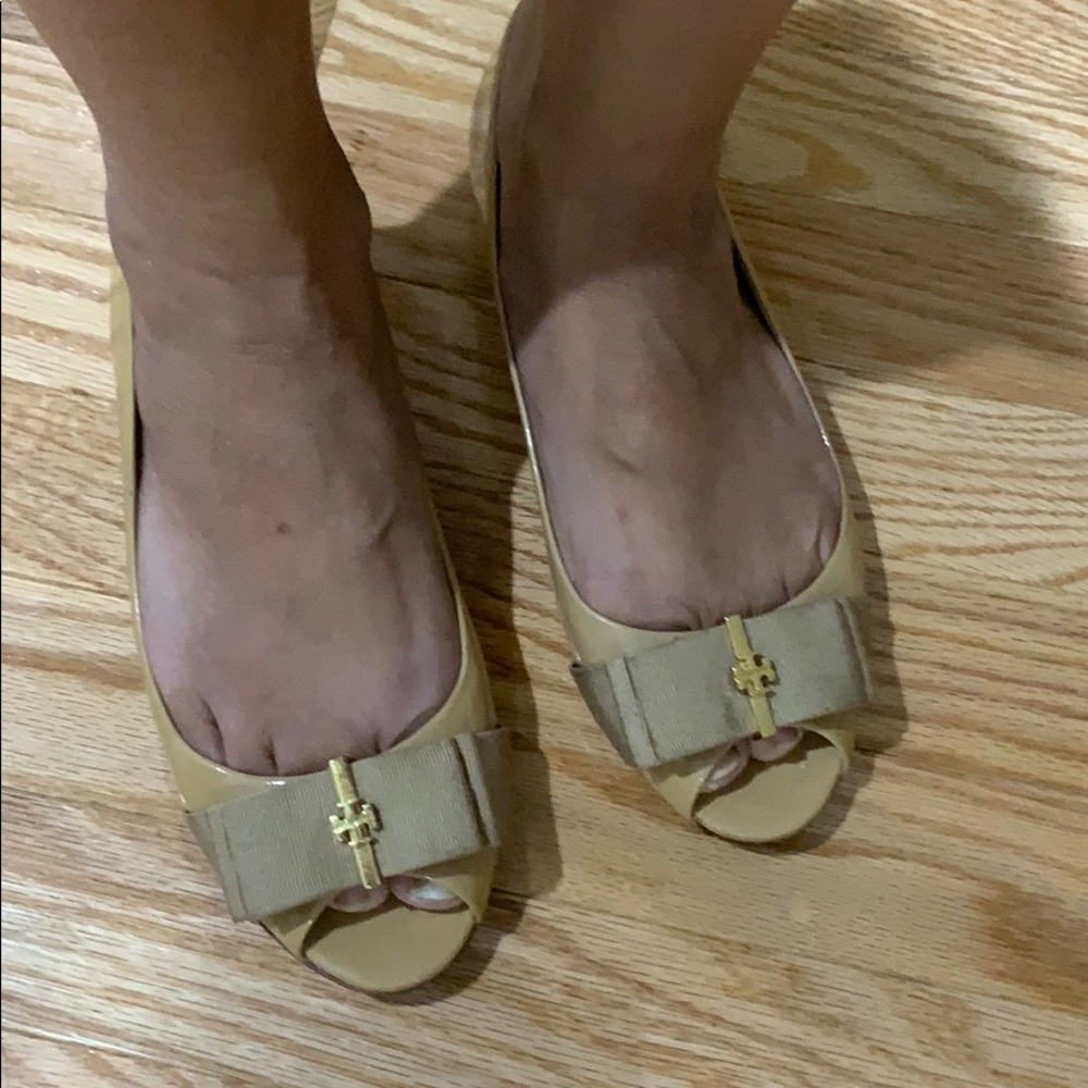 Shoes - Picture 5 of 6